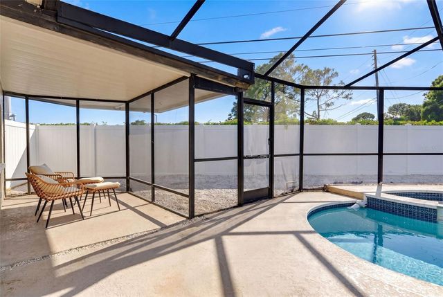 7833 BRISTOL COURT, St Petersburg, FL 33709