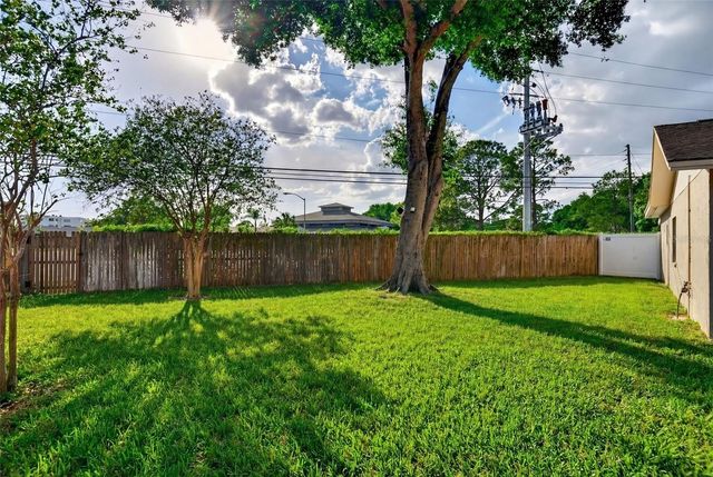 7833 BRISTOL COURT, St Petersburg, FL 33709