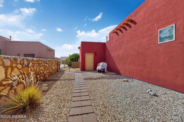 6114 Golden Echo Place, Las Cruces, NM 88012