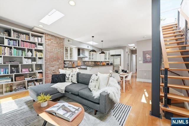 247 2nd Street 3, Jersey City, NJ 07302