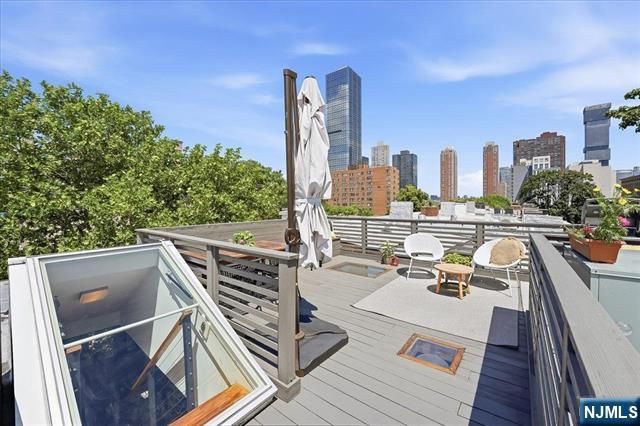 247 2nd Street 3, Jersey City, NJ 07302
