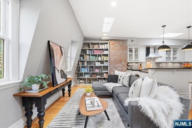 247 2nd Street 3, Jersey City, NJ 07302