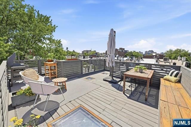 247 2nd Street 3, Jersey City, NJ 07302