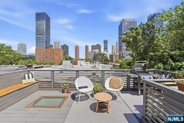 247 2nd Street 3, Jersey City, NJ 07302