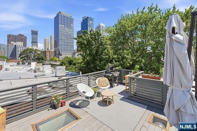 247 2nd Street 3, Jersey City, NJ 07302