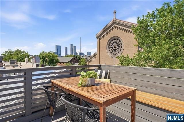 247 2nd Street 3, Jersey City, NJ 07302