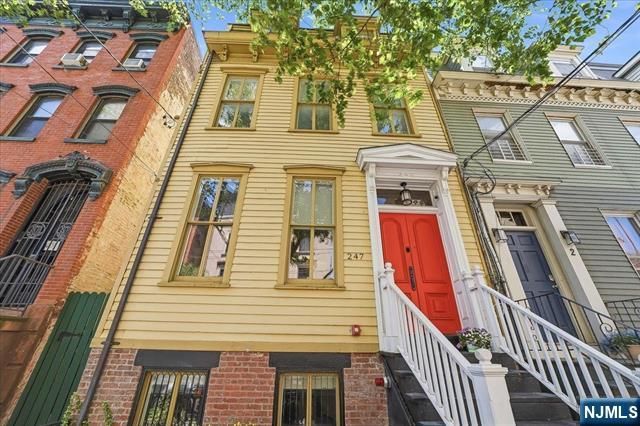247 2nd Street 3, Jersey City, NJ 07302