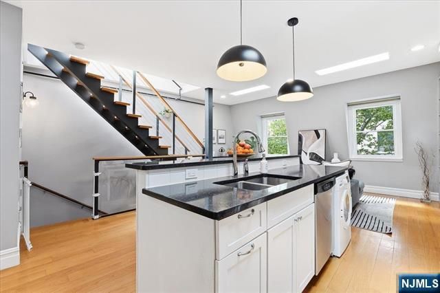 247 2nd Street 3, Jersey City, NJ 07302