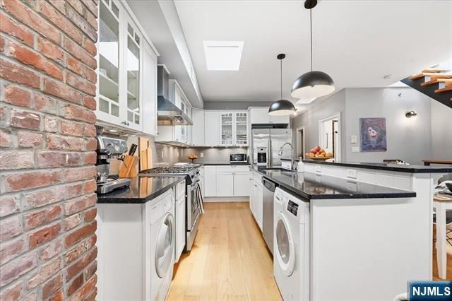 247 2nd Street 3, Jersey City, NJ 07302