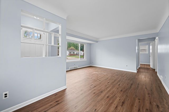 15370 Deering Street, Livonia City, MI 48154
