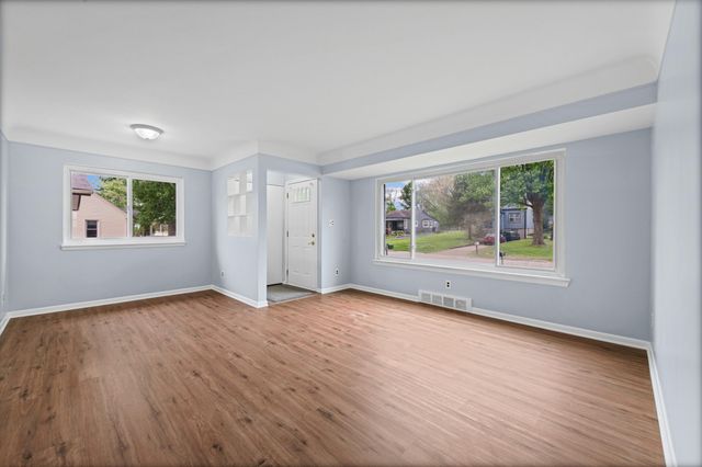 15370 Deering Street, Livonia City, MI 48154