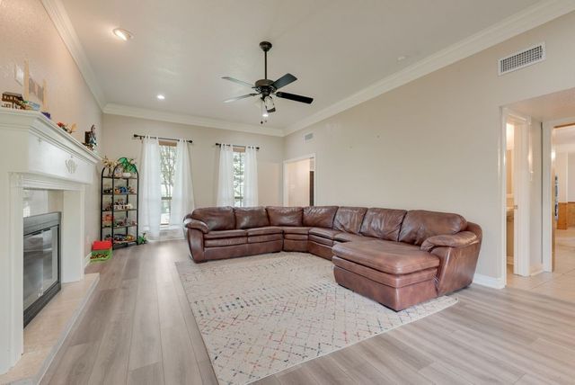 912 Summer Hill Lane, Red Oak, TX 75154