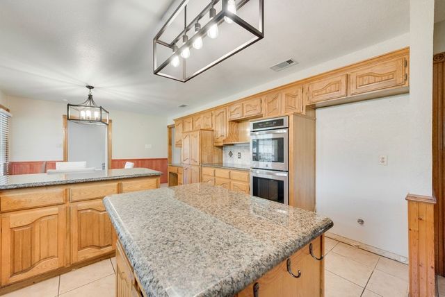 912 Summer Hill Lane, Red Oak, TX 75154