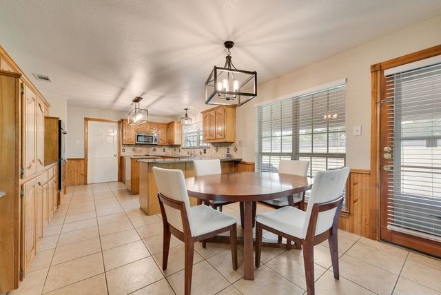 912 Summer Hill Lane, Red Oak, TX 75154