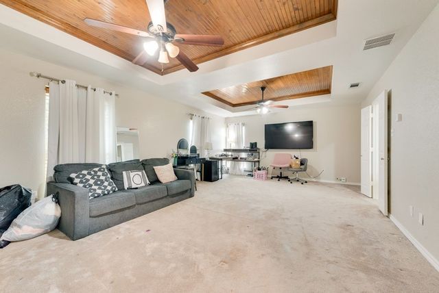 912 Summer Hill Lane, Red Oak, TX 75154