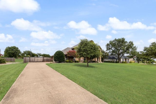 912 Summer Hill Lane, Red Oak, TX 75154