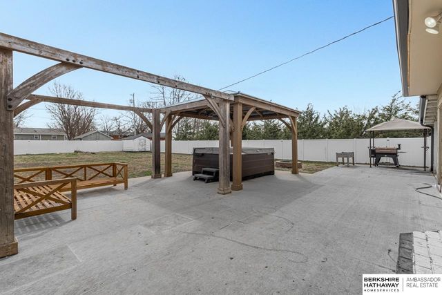 4236 Pacific Avenue, Fremont, NE 68025