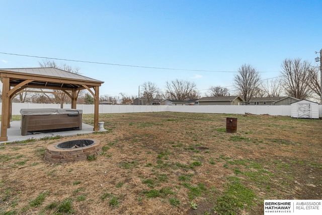 4236 Pacific Avenue, Fremont, NE 68025