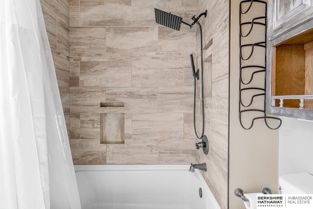 4236 Pacific Avenue, Fremont, NE 68025