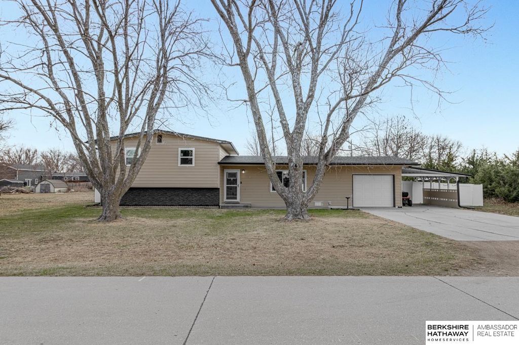 4236 Pacific Avenue, Fremont, NE 68025