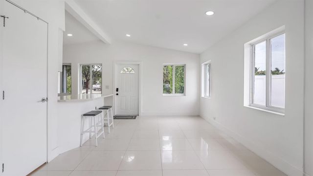 218 GLOUCHESTER Street, Boca Raton, FL 33487