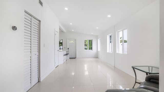 218 GLOUCHESTER Street, Boca Raton, FL 33487