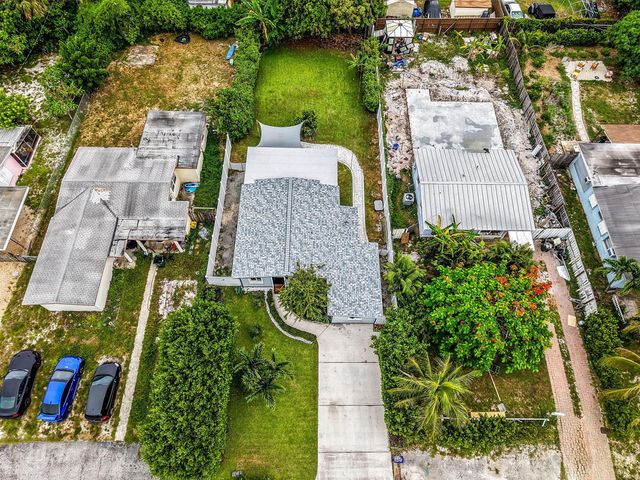 218 GLOUCHESTER Street, Boca Raton, FL 33487