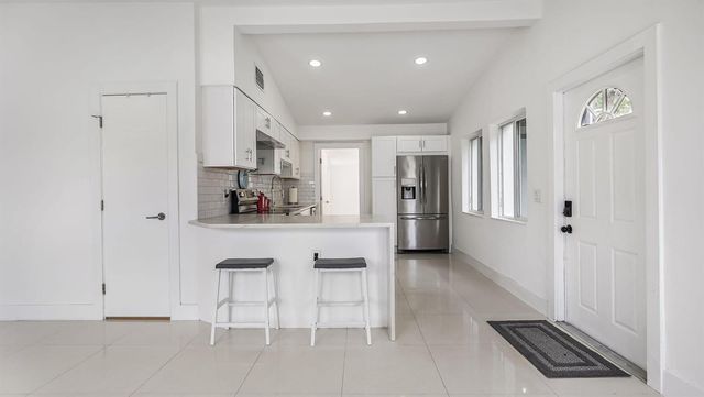 218 GLOUCHESTER Street, Boca Raton, FL 33487