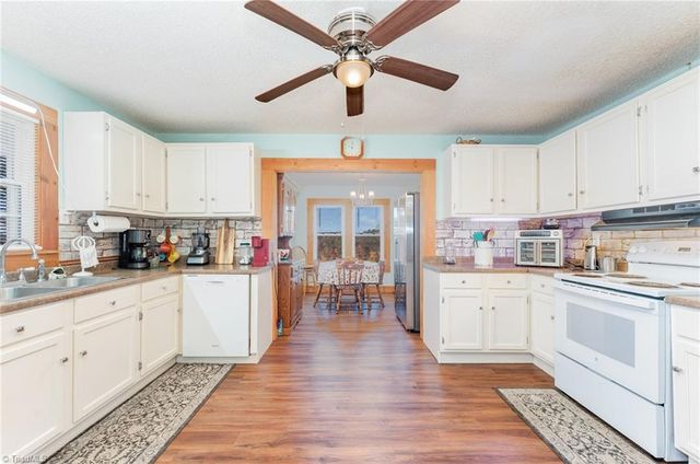 3959 Red Brush Road, Mount Airy, NC 27030