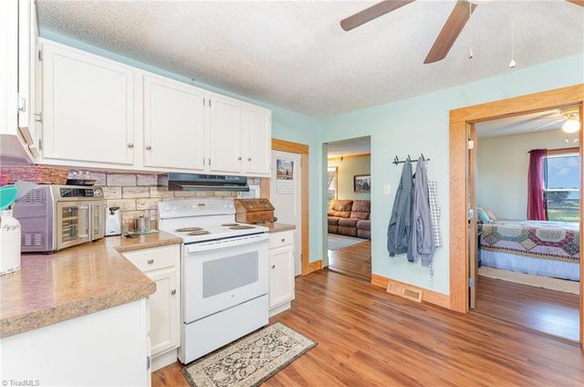 3959 Red Brush Road, Mount Airy, NC 27030