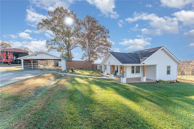 3959 Red Brush Road, Mount Airy, NC 27030