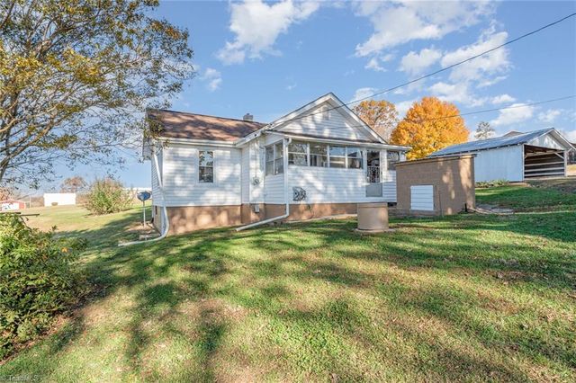 3959 Red Brush Road, Mount Airy, NC 27030