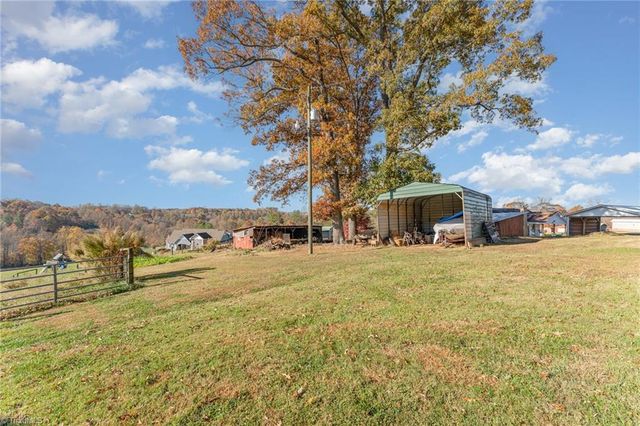 3959 Red Brush Road, Mount Airy, NC 27030