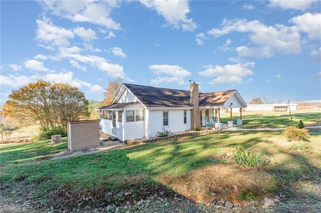 3959 Red Brush Road, Mount Airy, NC 27030