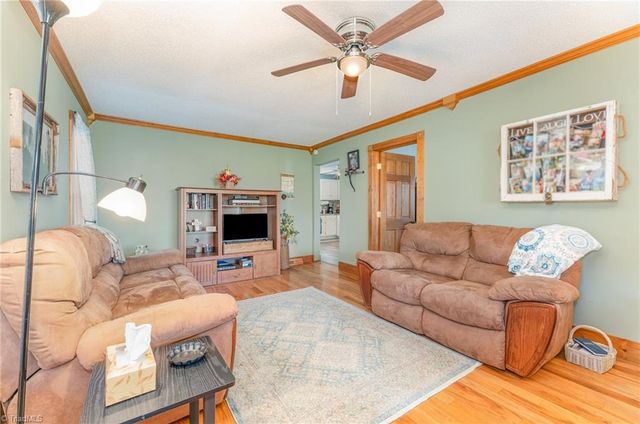 3959 Red Brush Road, Mount Airy, NC 27030