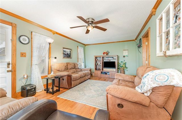 3959 Red Brush Road, Mount Airy, NC 27030