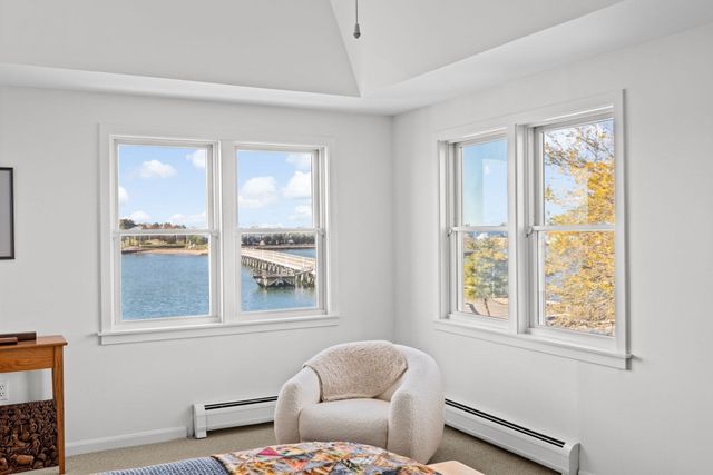 1 Marina Dr 1, Hull, MA 02045