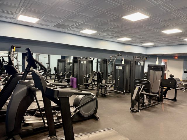 1 Marina Dr 1, Hull, MA 02045