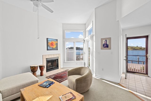 1 Marina Dr 1, Hull, MA 02045