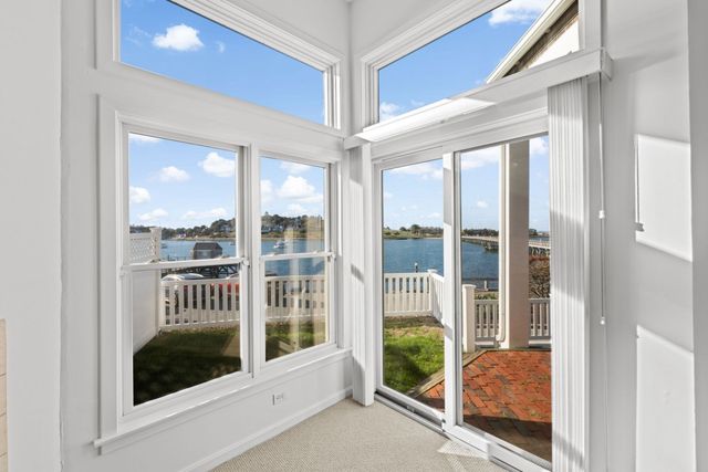 1 Marina Dr 1, Hull, MA 02045