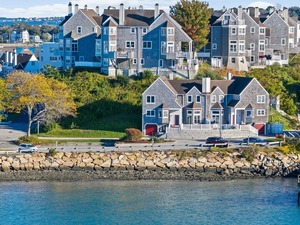 1 Marina Dr 1, Hull, MA 02045