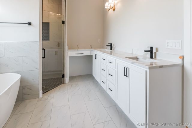 21655 E 112th Street S, Broken Arrow, OK 74014