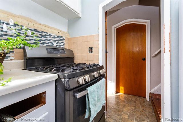 27501 Milton Avenue, Warren, MI 48092