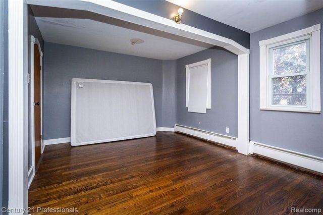 27501 Milton Avenue, Warren, MI 48092