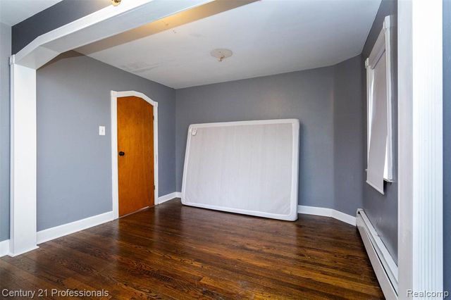 27501 Milton Avenue, Warren, MI 48092