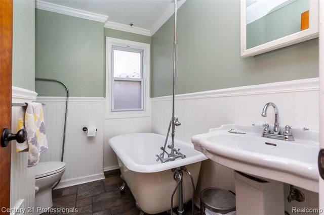 27501 Milton Avenue, Warren, MI 48092