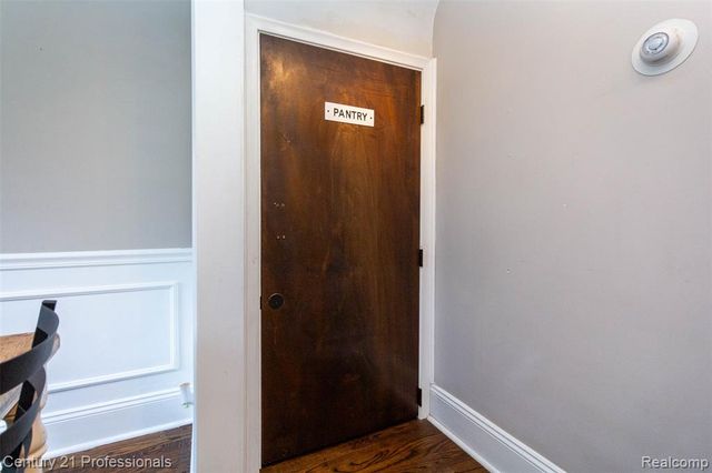 27501 Milton Avenue, Warren, MI 48092