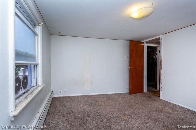 27501 Milton Avenue, Warren, MI 48092