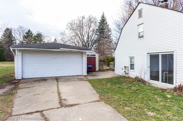 27501 Milton Avenue, Warren, MI 48092