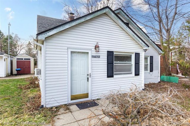 27501 Milton Avenue, Warren, MI 48092